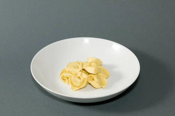 Ένα Πιάτο Τορτελίνια — Φωτογραφία Αρχείου