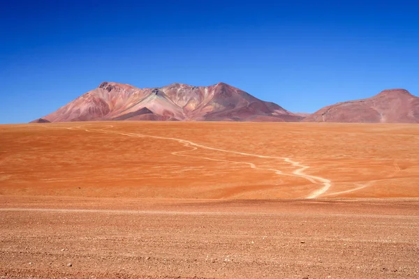 Pustynna Droga Przez Odległą Część Południowego Altiplano Południowa Boliwia — Zdjęcie stockowe