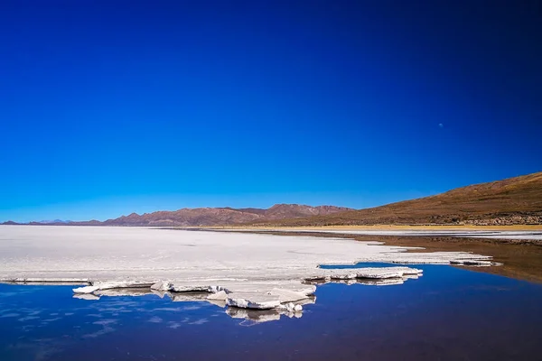 Salar Uyuni Nin Yüzeyi Gibi Görünen Buz Dünyanın Büyük Insanları — Stok fotoğraf