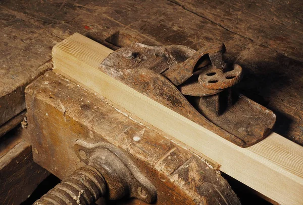 Vecchi Strumenti Legno Sullo Sfondo Legno — Foto Stock