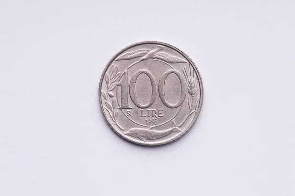 イタリアの古い100 Lireコイン — ストック写真