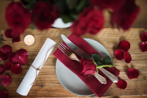 Decoração Mesa Romântica Para Dia Dos Namorados — Fotografia de Stock