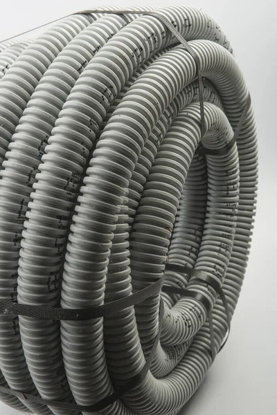 電気ケーブル用の配管の皮 — ストック写真