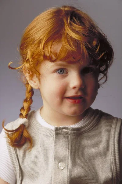 Χαριτωμένο Πορτρέτο Του Παιδιού Ευτυχισμένη Παιδική Ηλικία Έννοια — Φωτογραφία Αρχείου