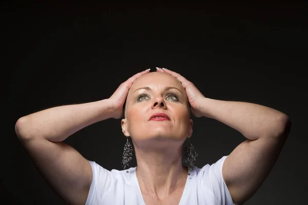 Porträt Einer Schönen Frau Mittleren Alters Traurige Krebspatientin Mit Rasiertem — Stockfoto