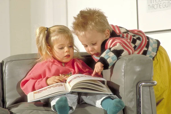 Porträt Eines Süßen Kindes Konzept Einer Glücklichen Kindheit — Stockfoto