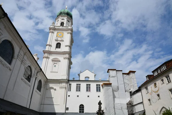 Görkemli Katedral Mimarisinin Manzarası — Stok fotoğraf