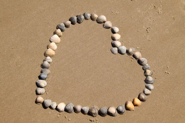 Brev Gjort Småsten Sand — Stockfoto