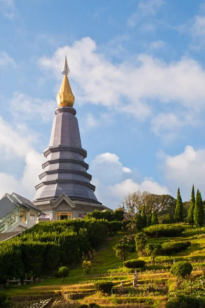 泰勒德市的佛寺 — 图库照片