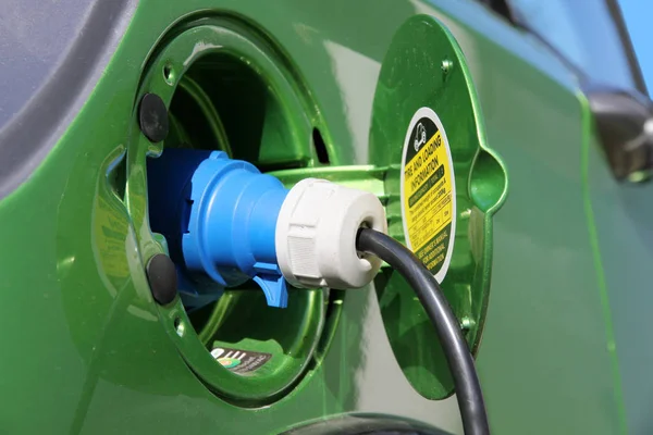 Close Green Fuel Pump Car — Stockfoto