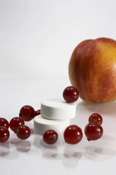 果物入りビタミン錠 — ストック写真