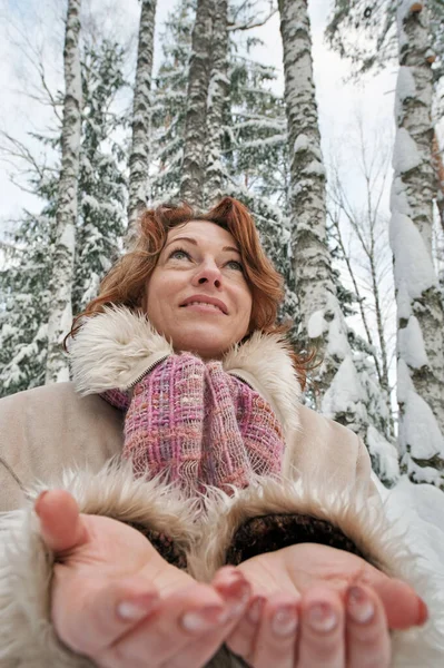 겨울에 여자의 — 스톡 사진