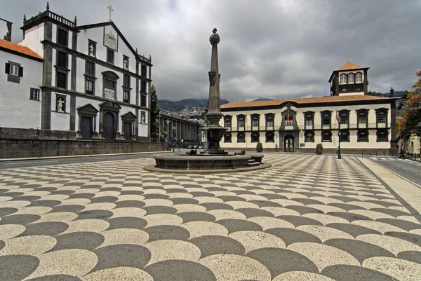Piazza Del Municipio Con Municipio Igreja Colego Funchal — Foto Stock