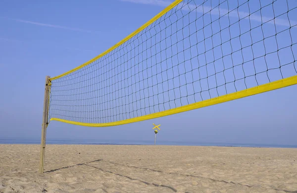 海滩上的排球网 — 图库照片