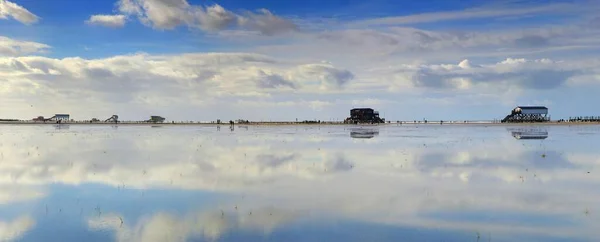 Pfahlbauten Peter Ording Zrcadlem — Stock fotografie