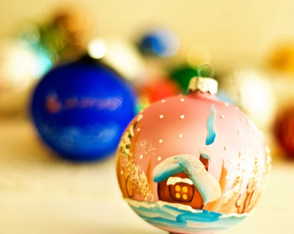 喜庆的圣诞树假日装饰品 — 图库照片