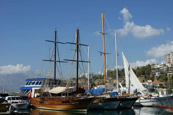 Antalya Turkish Resort City Yacht Filled Old Harbor Beaches Flanked — Stock Photo, Image
