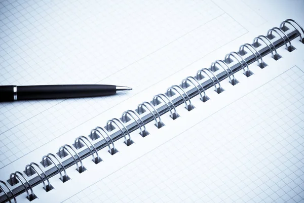 Notebook Pen Een Witte Achtergrond — Stockfoto