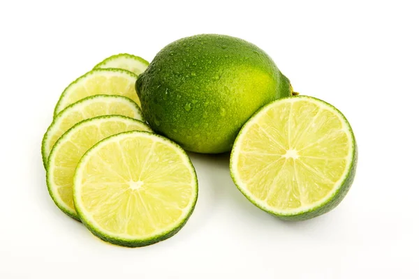 Färsk Lime Med Hälften Och Skivor — Stockfoto