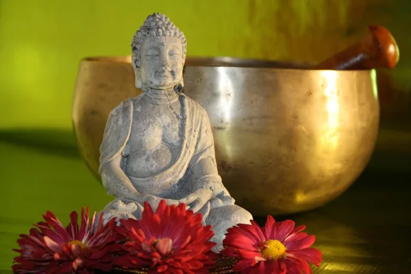 Bouddha Avec Bol Chantant — Photo