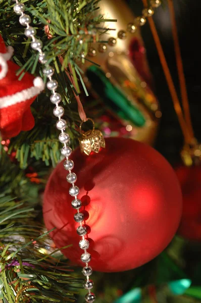 Feestelijke Kerstboom Vakantie Decoraties Stockafbeelding