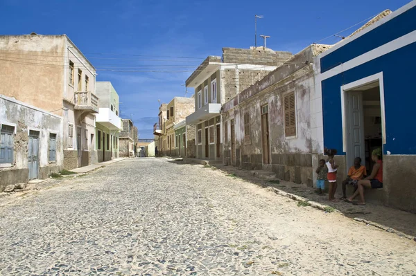 Typisch Straatbeeld Van Stad Alberobello Apulië Regio Italië Stockafbeelding