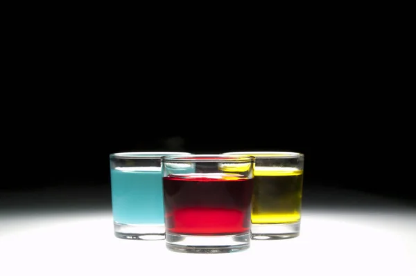 Склянка Віскі Кубиками Льоду Чорному Фоні — стокове фото
