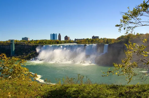 Med Utsikt Över Den Amerikanska Niagara Falla — Stockfoto