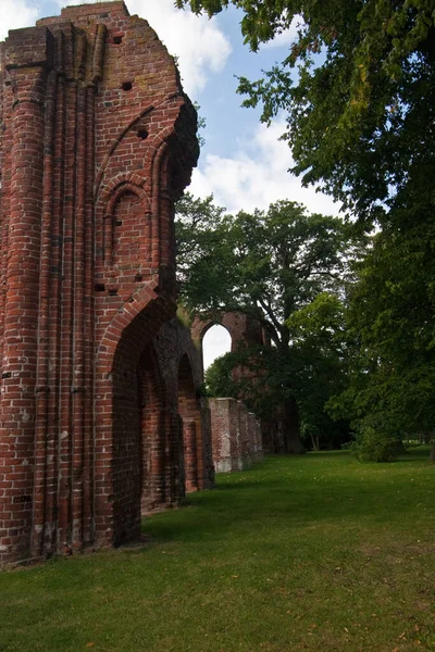 Eski Manastırın Manzarası — Stok fotoğraf