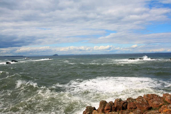 Bouřlivé Moře Dunbaru Skotsko — Stock fotografie