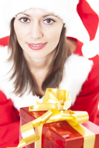 Frau Weihnachten Mit Geschenk — Stockfoto