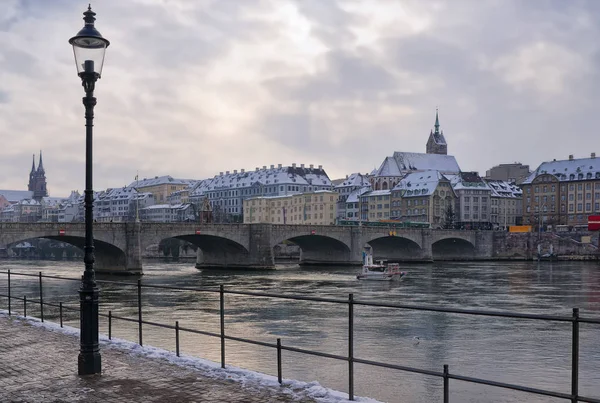 Mittelbrücke Und Martinskirche — Stockfoto