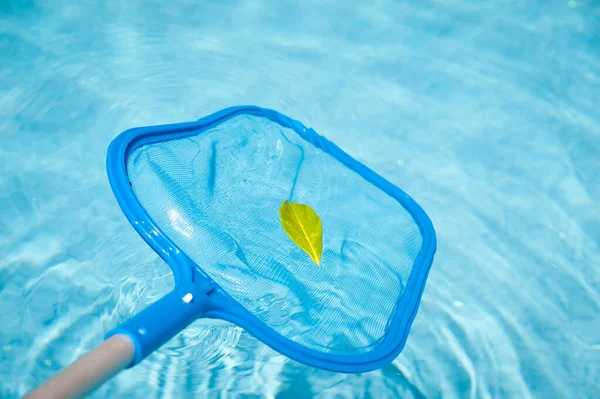 Piscina Con Agua Azul —  Fotos de Stock