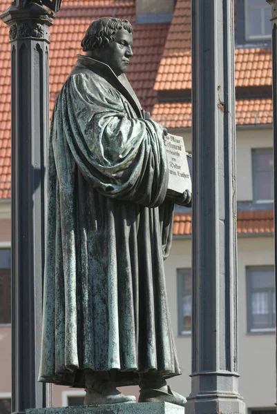Posąg Lutra Wittenberdze — Zdjęcie stockowe