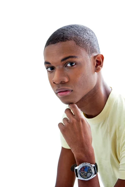 Joven Negro Con Una Expresión Seria Rostro — Foto de Stock