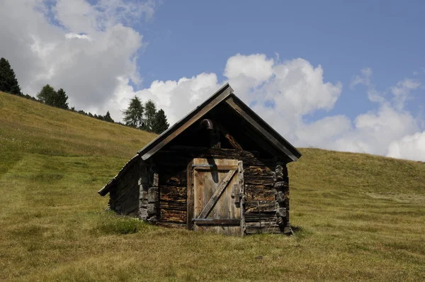 Huisje Villandro Alpen — Stockfoto