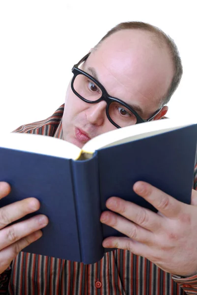 Junger Mann Liest Ein Buch — Stockfoto