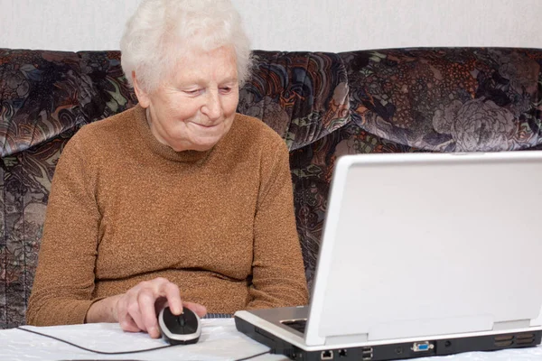 Senior Woman Using Laptop Home — Stock Photo, Image