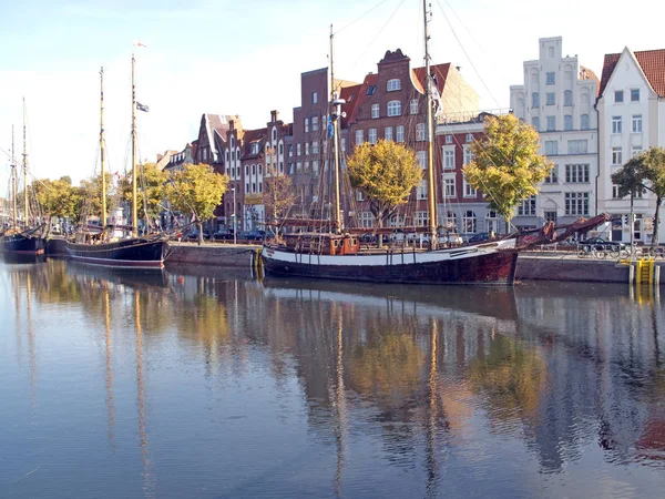 Zeilschip Boot Het Water Vaartuigtransport — Stockfoto