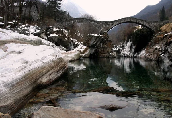 Verzasca Vallei Winter — Stockfoto