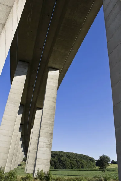 Duży Most Błękitnym Niebie — Zdjęcie stockowe