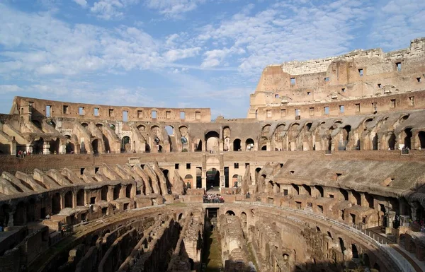 ローマのコロッセオ遺跡 — ストック写真
