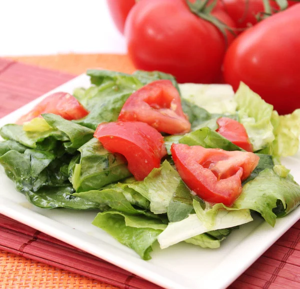 Römischer Salat Mit Tomaten — Stockfoto