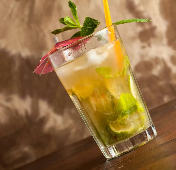 Mojito Cocktail Zomer Fris Drankje — Stockfoto