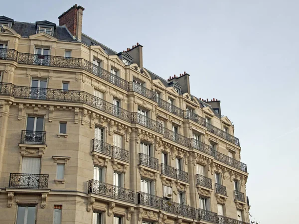 Фасад Нуво Париже Франция — стоковое фото