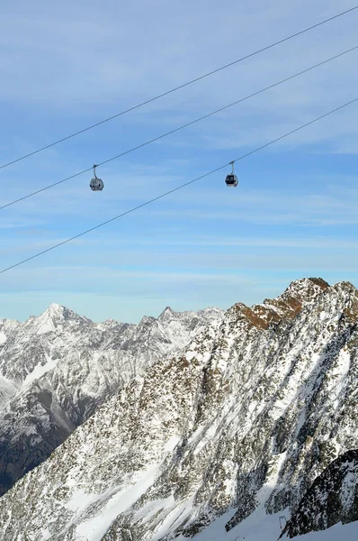 Elevador Esqui Gôndola Acima Das Montanhas Dos Alpes — Fotografia de Stock