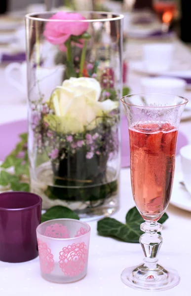 Tavolo Festivo Con Bicchiere Champagne — Foto Stock