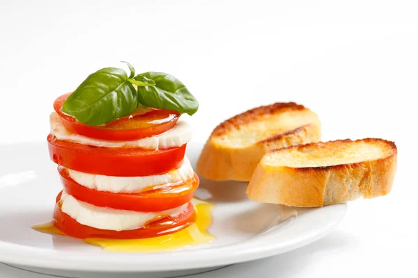 Bruschetta Con Pomodoro Foglie Basilico — Foto Stock