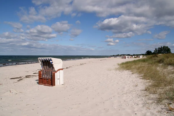 Krzesło Plażowe Bałtyckiej Plaży Morskiej — Zdjęcie stockowe