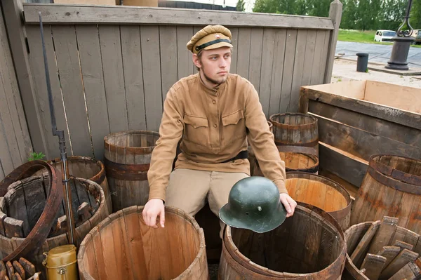 Soldier Helmet Sitting Butt — Stockfoto